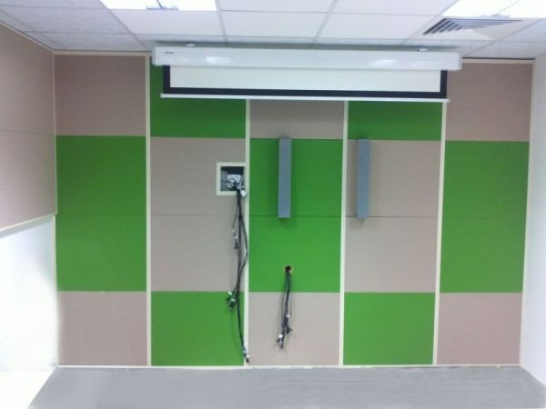 Installation von Akustikpaneelen für ein Cisco Bürogebäude
