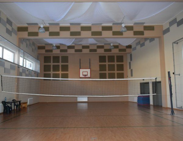 Akustische Behandlung einer Schulsporthalle