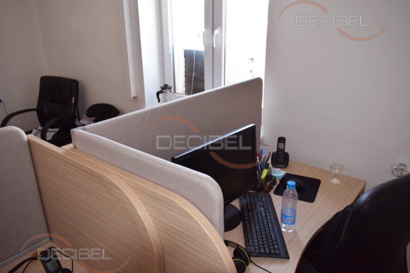 Atendia - Design und Produktion von schalldämpfenden Tischabtrennungen im Großraumbüro in Sofia, 2017