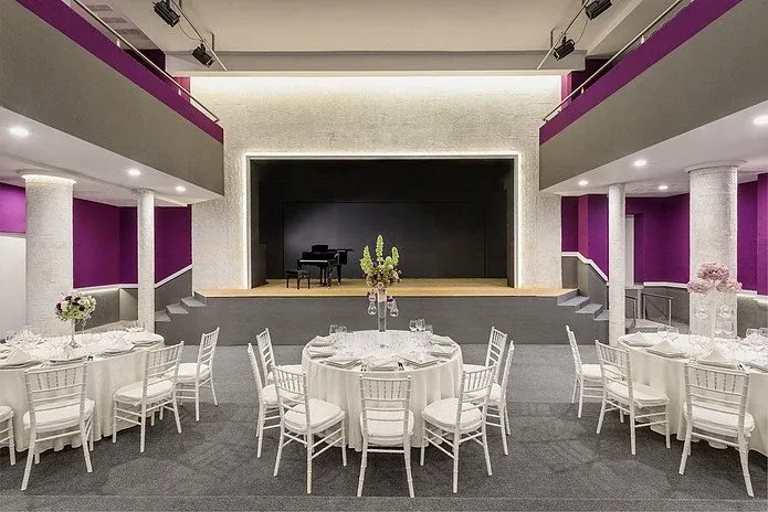 Lärmreduzierung in einer gemischt genutzten Kulturhalle