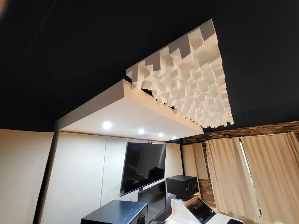 Akustische Behandlung eines Aufnahmestudios in Paris