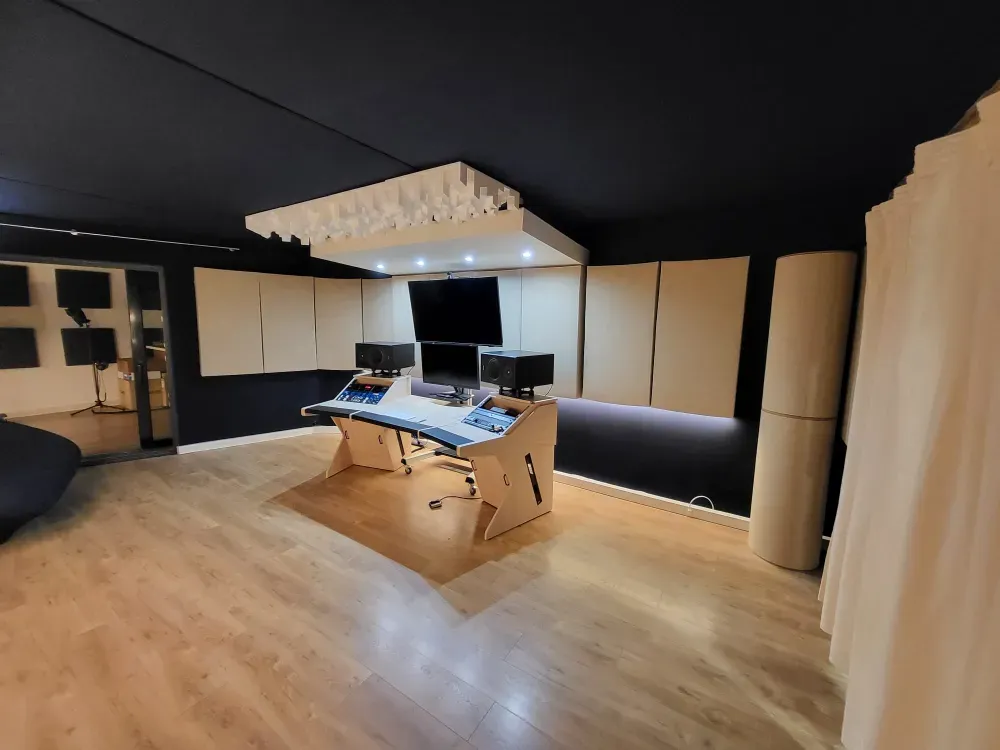 Akustische Behandlung eines Aufnahmestudios in Paris