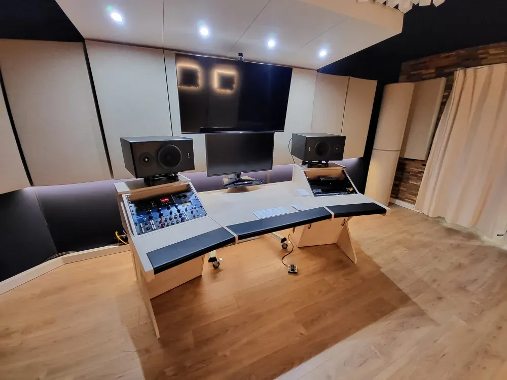 Akustische Behandlung eines Aufnahmestudios in Paris
