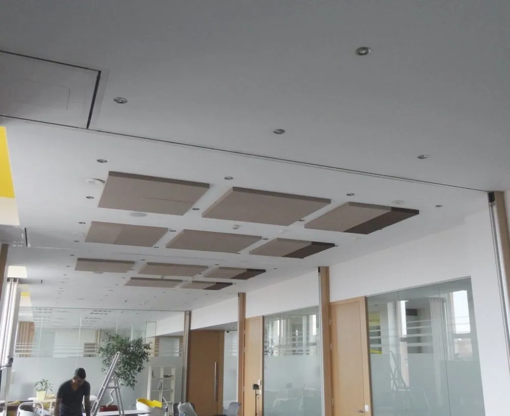 Akustische Deckenplatten für das EY-Büro in Bulgarien